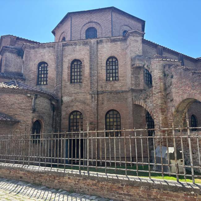 Coach tour for cruise passengers at Porto Corsini